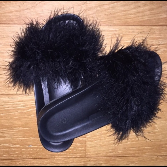 Black Feather Slides - Picture 1 of 6
